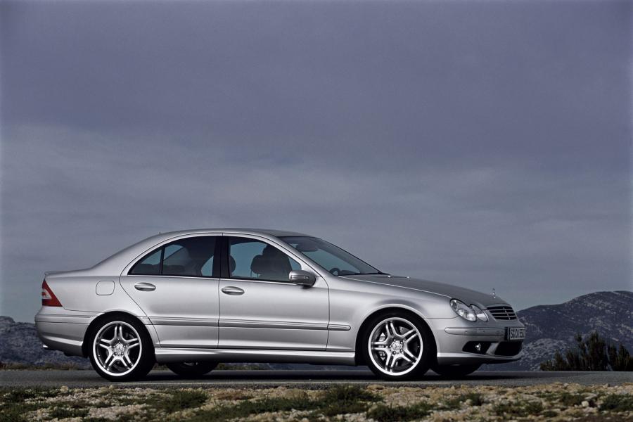  Mercedes-Benz C55 AMG 2005 года  (фото 35 из 37)